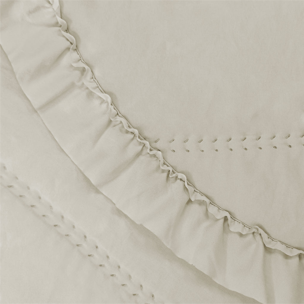 Victorio & Lucchino – Colcha Lavada Termosellada con Volante - Modelo Lorena - Beige